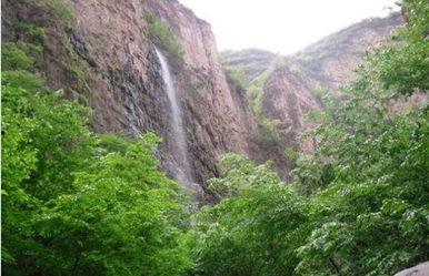 城郊的游侠,剑指江湖，谱写传奇